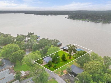 The 1,760 square foot boat boat house alone is enough to make - photo 5