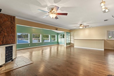 The 1,760 square foot boat boat house alone is enough to make - photo 7