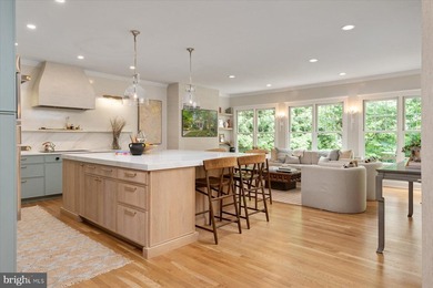 Originally built in 2005 and renovated with high end materials - photo 12