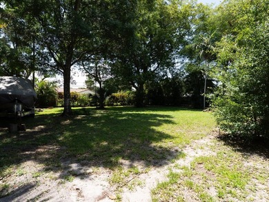 Welcome to this spacious 3-bedroom, 2-bathroom home situated on - photo 30