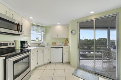 Welcome to beautifully maintained top floor Unit 607 in the - photo 9