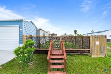 Canal-front turnkey coastal retreat with private fishing dock - photo 6