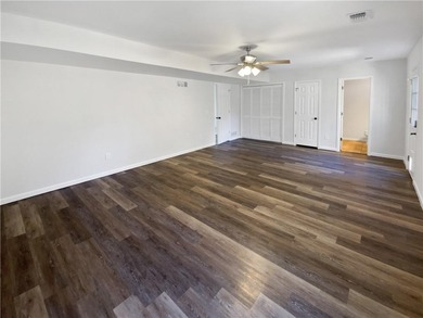 Lake living with space to spread out! Just 1/2 mile from Lake - photo 14