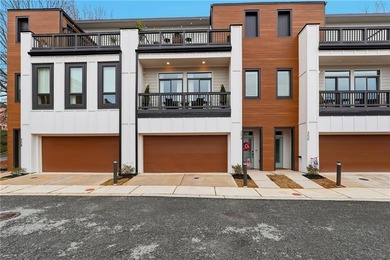 Lake Lanier Townhome/Townhouse For Sale in Gainesville Georgia