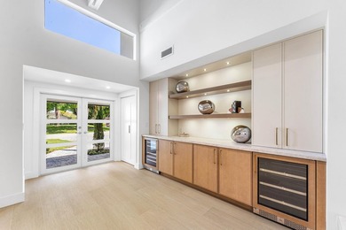 Welcome to 654 W Lakewoode, a beautifully renovated residence - photo 3