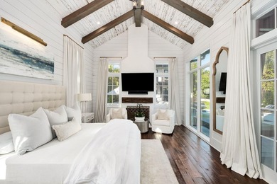 Pristine architectural design resembling the courtyard homes of - photo 14