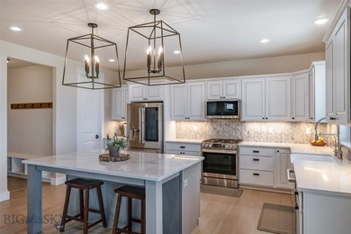 Expansive modern farmhouse on the park at White Horse Ranch - photo 14