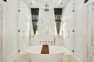 Pristine architectural design resembling the courtyard homes of - photo 17