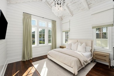 Pristine architectural design resembling the courtyard homes of - photo 19