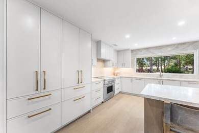 Welcome to 654 W Lakewoode, a beautifully renovated residence - photo 10