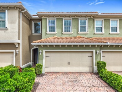 Lake Townhome/Townhouse For Sale in Fort Myers, Florida