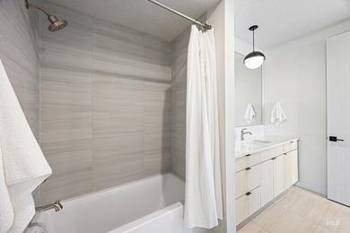 Residence 208 at the all-new Murray Building - Elevated living - photo 21
