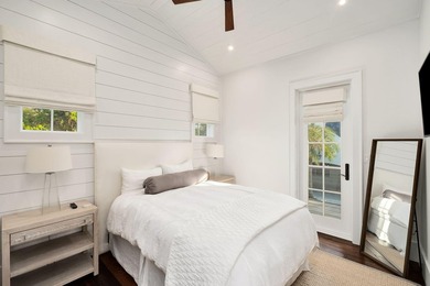 Pristine architectural design resembling the courtyard homes of - photo 23