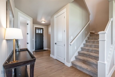 Expansive modern farmhouse on the park at White Horse Ranch - photo 25
