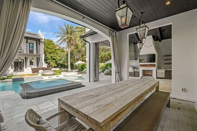 Pristine architectural design resembling the courtyard homes of - photo 27