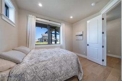 Expansive modern farmhouse on the park at White Horse Ranch - photo 28