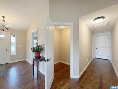 Prepare to be captivated by this stunning property in Agnew - photo 30
