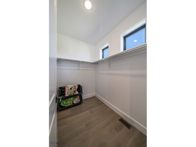 Expansive modern farmhouse on the park at White Horse Ranch - photo 32