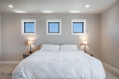 Expansive modern farmhouse on the park at White Horse Ranch - photo 34