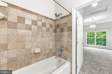Stunning top-floor 2BR condo with elevator access and serene - photo 34