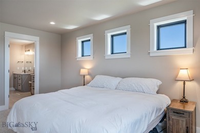 Expansive modern farmhouse on the park at White Horse Ranch - photo 35