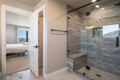 Expansive modern farmhouse on the park at White Horse Ranch - photo 38