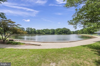 Stunning top-floor 2BR condo with elevator access and serene - photo 45