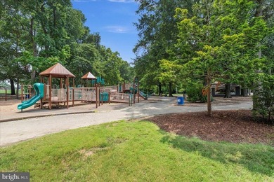 Stunning top-floor 2BR condo with elevator access and serene - photo 46