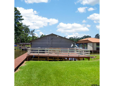 Lake Palestine Waterfront Retreat! Escape to the lake and enjoy - photo 6