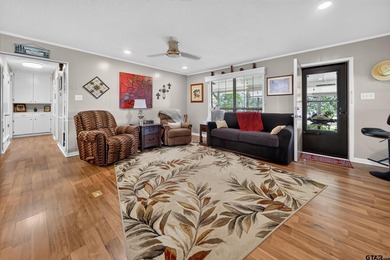 Lake Palestine Waterfront Retreat! Escape to the lake and enjoy - photo 7