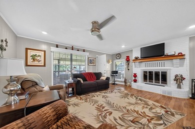 Lake Palestine Waterfront Retreat! Escape to the lake and enjoy - photo 10