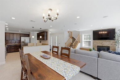 Welcome to 84 Erik Drive, a beautifully updated Devon end unit - photo 7