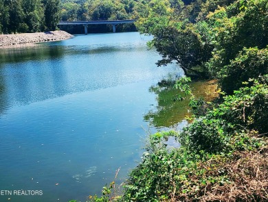 Lake Acreage For Sale in Harriman, Tennessee
