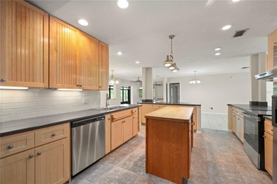Waterfront living in Southwest Florida! Just one bridge to - photo 8