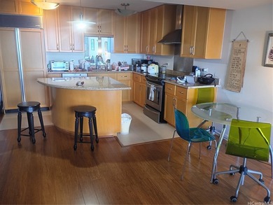 Priced to sell ! Moana Pacific famous twin tower is located - photo 10