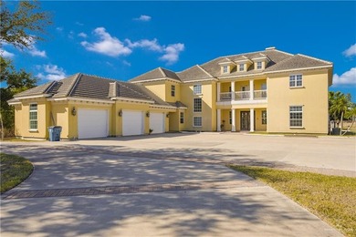 Gorgeous lakeside retreat offering the perfect getaway or - photo 1