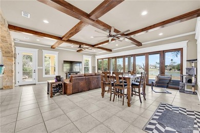 Gorgeous lakeside retreat offering the perfect getaway or - photo 5