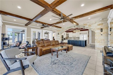 Gorgeous lakeside retreat offering the perfect getaway or - photo 6
