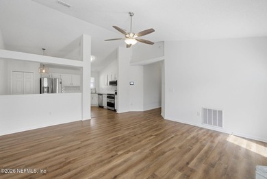 Price adjustment! Welcome to this tastefully renovated 3-bedroom - photo 12