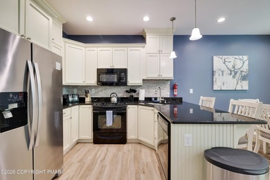 Active 5 star  Listing! Beautifully furnished 4 bedroom, 3.5 - photo 12
