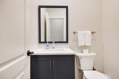 Active 5 star  Listing! Beautifully furnished 4 bedroom, 3.5 - photo 13