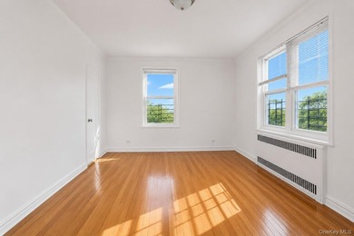 Welcome to this beautifully renovated, sun-filled corner - photo 16
