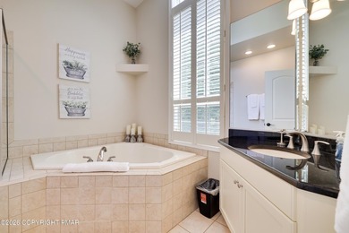 Active 5 star  Listing! Beautifully furnished 4 bedroom, 3.5 - photo 17