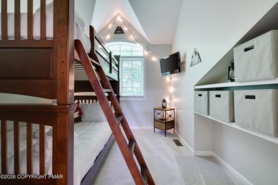 Active 5 star  Listing! Beautifully furnished 4 bedroom, 3.5 - photo 19