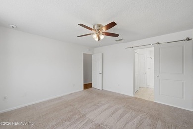 Price adjustment! Welcome to this tastefully renovated 3-bedroom - photo 22