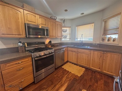 Condo that feels and lives like a house! Quiet cul-de-sac at - photo 3