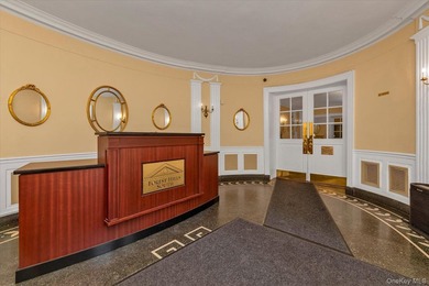 Welcome to this beautifully renovated, sun-filled corner - photo 23