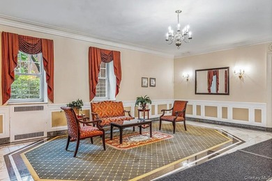 Welcome to this beautifully renovated, sun-filled corner - photo 25