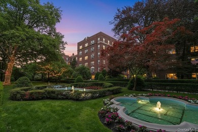 Welcome to this beautifully renovated, sun-filled corner - photo 29