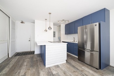 Opportunity knocks with this 2-bedroom, 1-bathroom condo in the - photo 2
